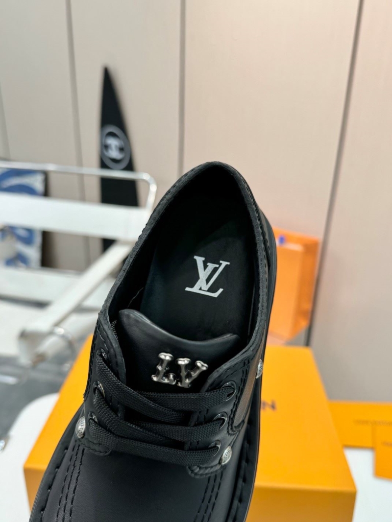 l0vis Vvtt0n loafers